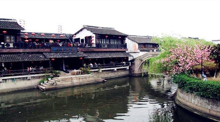 时尚民族风装扮